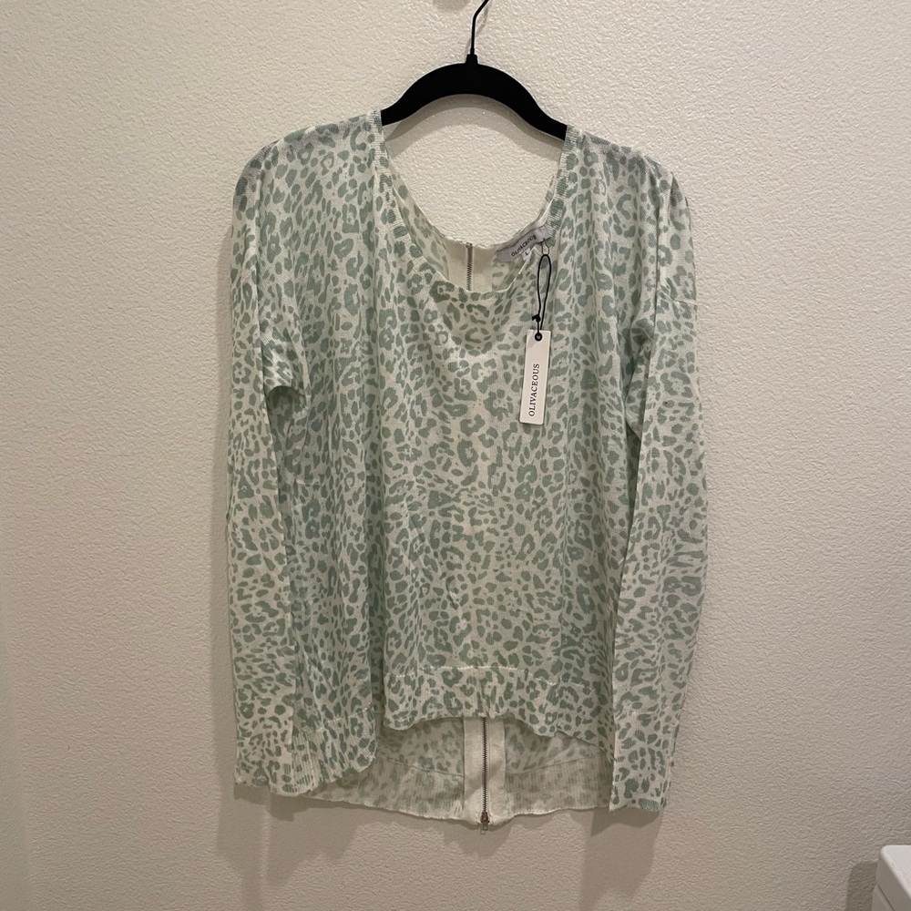 NWT Olivaceous Long Sleeve Top Women’s L Pistachio Green​​​​​​ - Picture 5 of 5